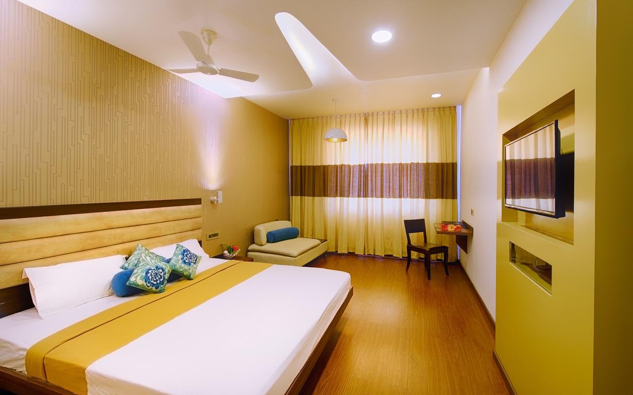 Hotel Priyadarshini Pride Hospet Ngoại thất bức ảnh